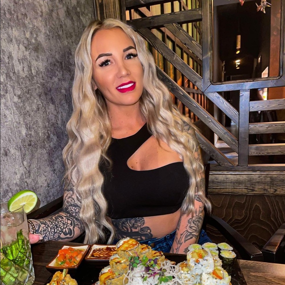 𝗡𝗪𝗧 𝗭𝗮𝗿𝗮 • Cut Out Crop Top - Picture 3 of 17